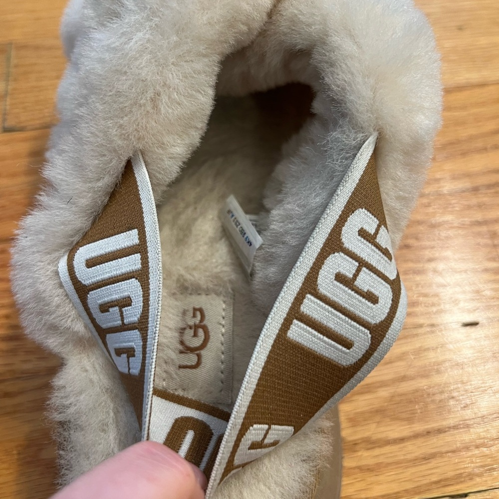 UGG Women's Disco Cross Slide slides in a cream and tan - Picture 4 of 6